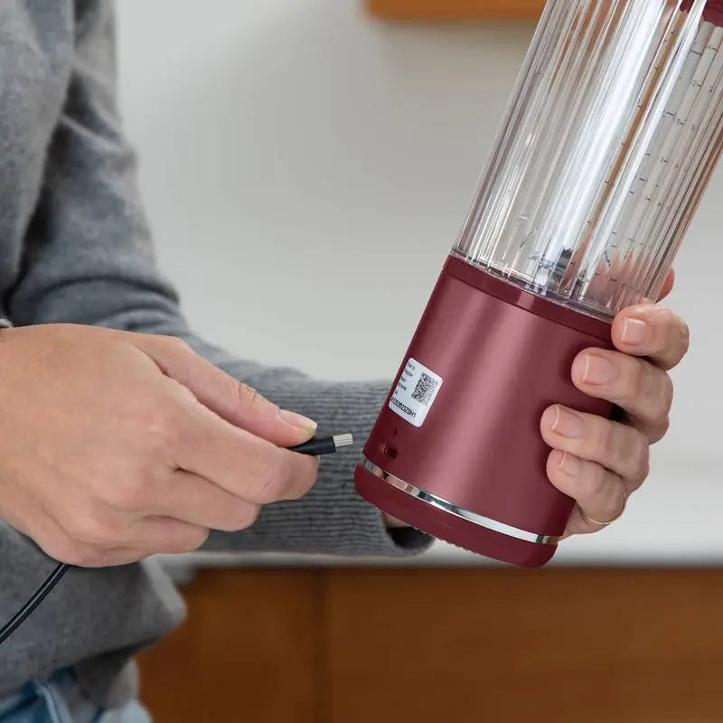 Blast Cordless Portable Blender | On-the-go Blending, Sleek Cordless Design | Smoothies, Protein Shakes, Frozen Slushies, Crushed-Ice Cocktails, Frappes and Iced Lattes | Dishwasher Safe, Rechargeable, 530ml